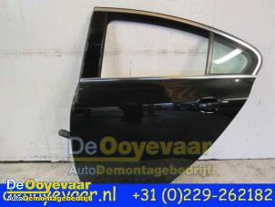 Używane Drzwi lewe tylne wersja 4-drzwiowa Opel Insignia 2.0 CDTI 16V 130 Ecotec Cena € 99,99 Procedura marży oferowane przez Autodemontagebedrijf De Ooyevaar