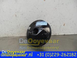 Usagé Servo frein Toyota Aygo (B40) 1.0 12V VVT-i Prix € 39,99 Règlement à la marge proposé par Autodemontagebedrijf De Ooyevaar