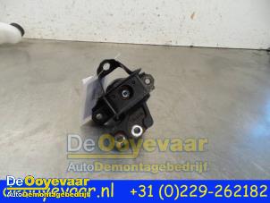 Used Engine mount Toyota Aygo (B40) 1.0 12V VVT-i Price € 19,98 Margin scheme offered by Autodemontagebedrijf De Ooyevaar