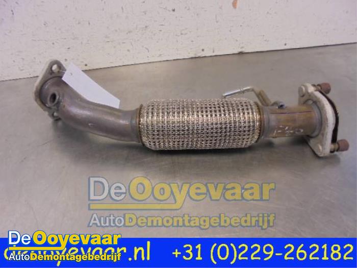 Exhaust front section from a Kia Rio IV (YB) 1.0i T-GDi 100 12V 2017