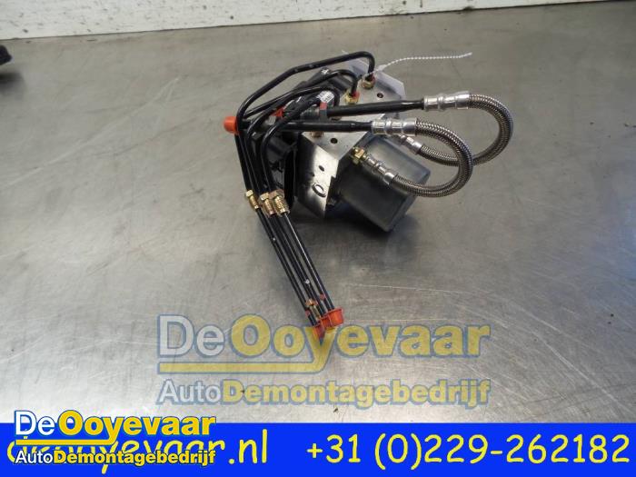 Używane Pompa ABS Porsche Boxster (987) 3.2 S 24V Cena € 39,99 Procedura marży oferowane przez Autodemontagebedrijf De Ooyevaar