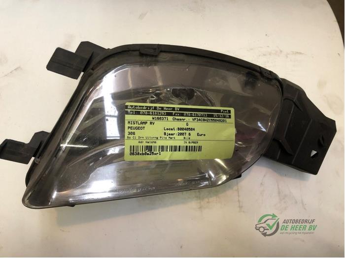 Fog light, front right from a Peugeot 308 (4A/C) 1.6 HDiF 16V 2007