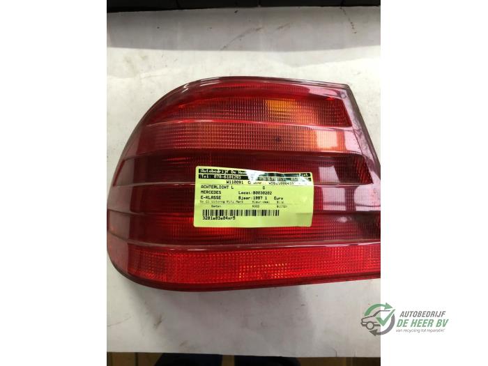 Taillight, left from a Mercedes-Benz E (W210) 2.2 E-220D 16V 1997