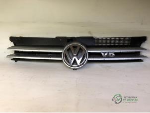 Usados Rejilla Volkswagen Golf IV (1J1) 1.9 TDI 110 Precio € 22,00 Norma de margen ofrecido por Autobedrijf de Heer B.V.