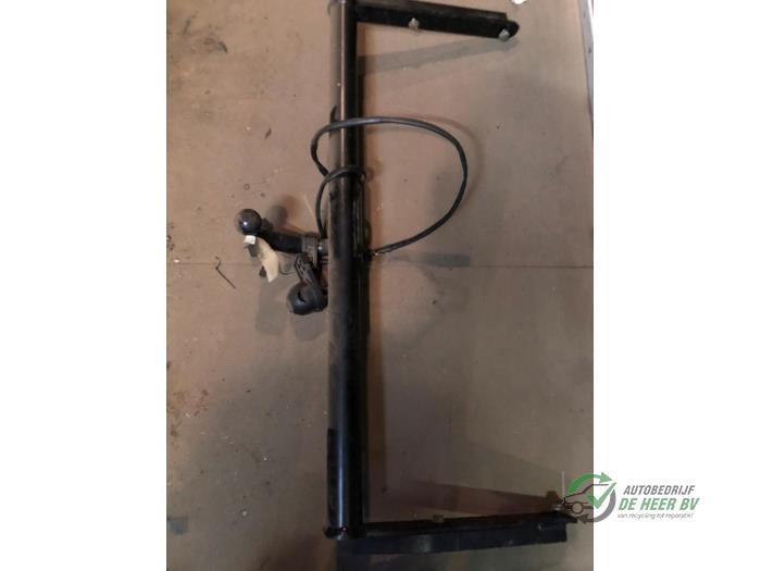 Towbar from a Volkswagen Golf III Variant (1H5) 1.9 TDI 1996