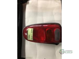 Begagnade Baklykta, höger Daihatsu Cuore (L251/271/276) Pris € 25,00 Marginaltabell erbjuds av Autobedrijf de Heer B.V.