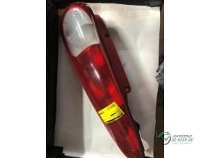 Usados Luz trasera derecha Chevrolet Tacuma Precio € 30,00 Norma de margen ofrecido por Autobedrijf de Heer B.V.