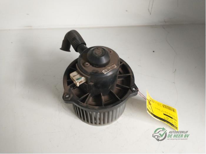 Heating and ventilation fan motor from a Hyundai Atos 1999
