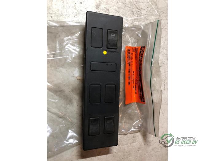 Usados Interruptor combinado de ventanillas Alfa Romeo 164 Precio € 10,00 Norma de margen ofrecido por Autobedrijf de Heer B.V.