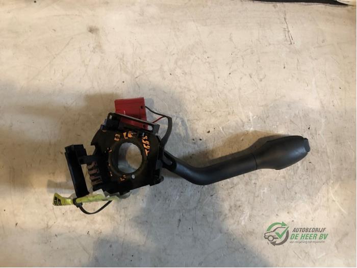 Wiper switch from a Seat Ibiza II Facelift (6K1) 1.4 16V 2002