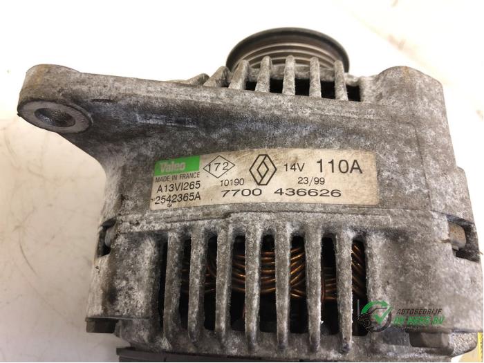 Begagnade Dynamo Renault Megane Scénic (JA) 2.0 RT Pris € 30,00 Marginaltabell erbjuds av Autobedrijf de Heer B.V.