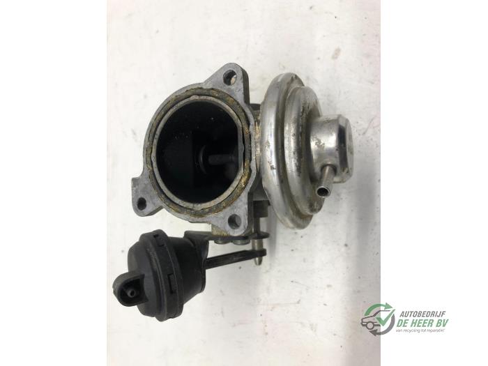 Gebrauchte Einspritzgehäuse Volkswagen Golf Preis € 45,00 Margenregelung angeboten von Autobedrijf de Heer B.V.