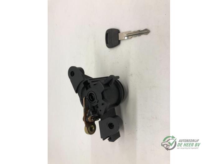 Rear lock cylinder from a Rover 25 1.6 16V 2000