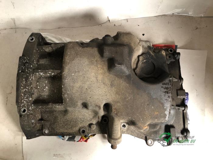 Usagé Couvercle carter Ford Mondeo III Wagon 1.8 16V Prix € 75,00 Règlement à la marge proposé par Autobedrijf de Heer B.V.