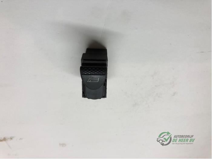 Usados Interruptor de ventanilla eléctrica Fiat Marea (185AX) 1.6 SX,ELX 16V Precio € 10,00 Norma de margen ofrecido por Autobedrijf de Heer B.V.
