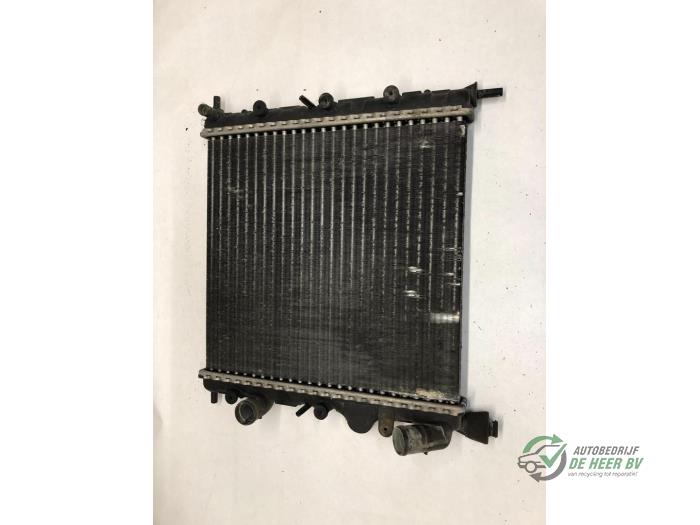Usagé Radiateur Renault Clio II (BB/CB) 1.2 Prix € 32,00 Règlement à la marge proposé par Autobedrijf de Heer B.V.