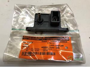 Map Sensor (Einlasskrümmer) van een Nissan Primera (P10) 1.6 16V Kat. 1992