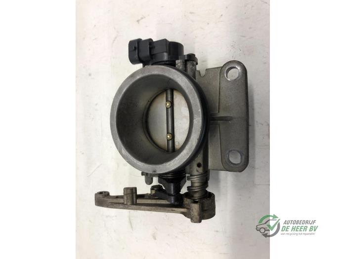 Usagé Boîtier d'injection Renault Laguna I Grandtour (K56) 1.6 16V Prix € 50,00 Règlement à la marge proposé par Autobedrijf de Heer B.V.