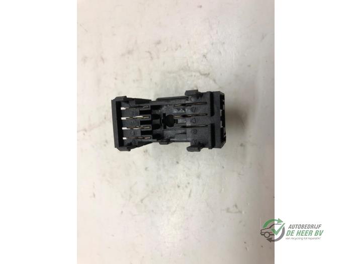Panic lighting switch from a Fiat Tipo (160) 1.4 DGT IE 1993