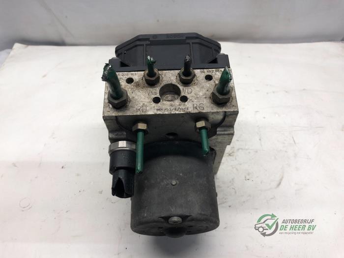 Begagnade ABS-pump Peugeot 307 SW (3H) 2.0 HDi 110 FAP Pris € 50,00 Marginaltabell erbjuds av Autobedrijf de Heer B.V.