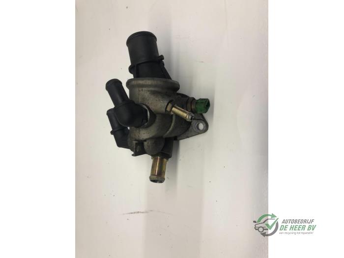 Gebrauchte Thermostatgehäuse Alfa Romeo 146 (930B) 1.6 Twin Spark 16V Preis € 18,00 Margenregelung angeboten von Autobedrijf de Heer B.V.