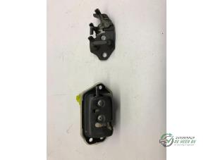 Used Tailgate lock mechanism Suzuki Baleno (GA/GB) 1.3 GL 16V Price € 14,00 Margin scheme offered by Autobedrijf de Heer B.V.