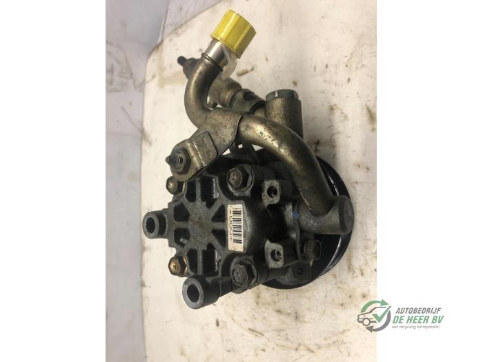 Used Power steering pump Toyota Corolla (EB/WZ/CD) 1.4 16V VVT-i Price € 45,00 Margin scheme offered by Autobedrijf de Heer B.V.