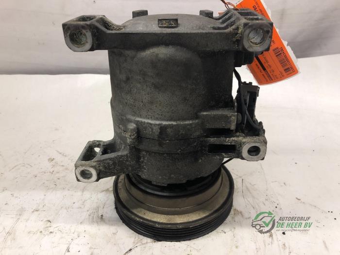 Usagé Pompe clim Nissan Primera (P10) 1.6i 16V Kat. Prix € 32,00 Règlement à la marge proposé par Autobedrijf de Heer B.V.