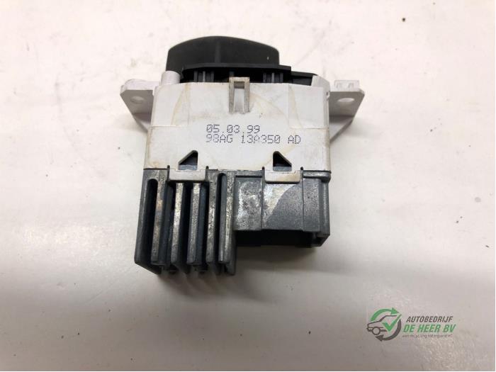 Panic lighting switch from a Ford Focus 1 1.6 16V 1999