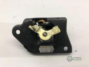 Used Tailgate lock mechanism Fiat Seicento (187) 1.1 S,SX,Sporting,Hobby,Young Price € 15,00 Margin scheme offered by Autobedrijf de Heer B.V.