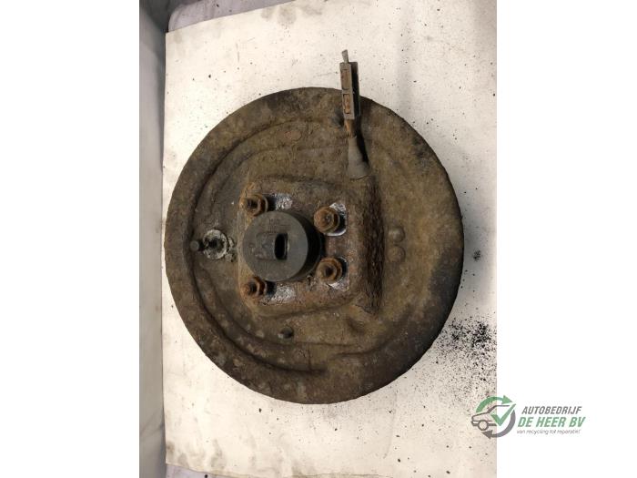 Rear brake drum from a Opel Astra G (F08/48) 1.6 2002
