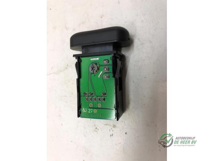 Panic lighting switch from a Suzuki Baleno (GA/GB) 1.3 GL 16V 1995