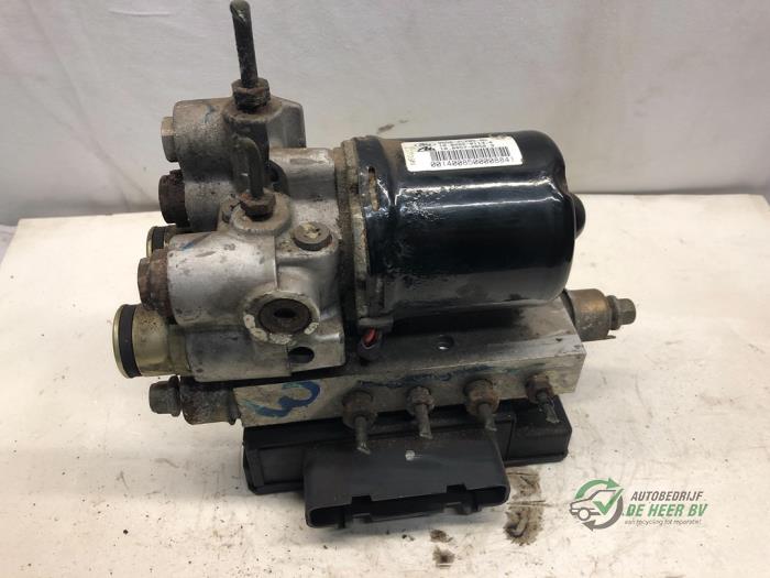 Begagnade ABS-pump Ford Scorpio II (GFR) 2.0 16V GLX,Ghia Pris € 45,00 Marginaltabell erbjuds av Autobedrijf de Heer B.V.