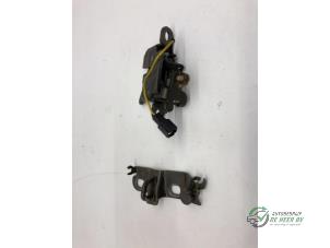 Used Tailgate lock mechanism Mazda 626 (GE14/74/84) 2.0i LX,GLX 16V Price € 14,00 Margin scheme offered by Autobedrijf de Heer B.V.