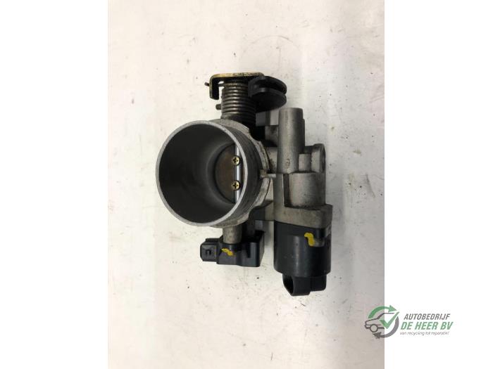 Gebrauchte Einspritzgehäuse Renault Megane Coupé (DA) 1.6i Preis € 45,00 Margenregelung angeboten von Autobedrijf de Heer B.V.