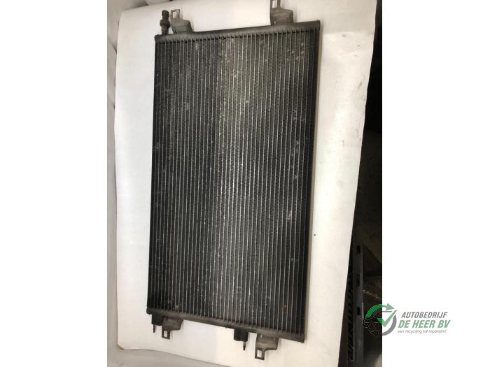 Usagé Condenseur de climatisation Renault Laguna II (BG) 1.6 16V Prix € 35,00 Règlement à la marge proposé par Autobedrijf de Heer B.V.