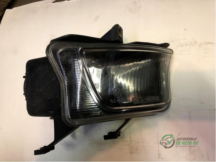 Używane Halogen prawy Fiat Punto I (176) 55 1.1 Cena € 20,00 Procedura marży oferowane przez Autobedrijf de Heer B.V.