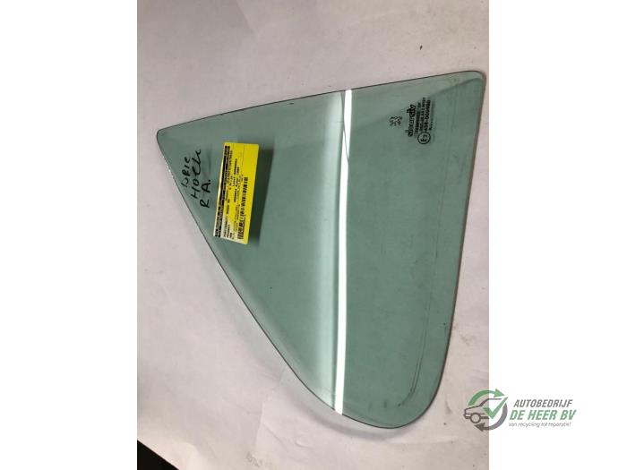 Usados Ventanilla triangular derecha detrás Peugeot 306 (7A/C/S) 1.6i XR,XT,ST Precio € 20,00 Norma de margen ofrecido por Autobedrijf de Heer B.V.