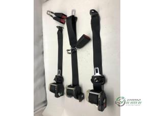 Usagé Kit ceinture de sécurité arrière Opel Corsa C (F08/68) 1.2 16V Twin Port Prix € 45,00 Règlement à la marge proposé par Autobedrijf de Heer B.V.