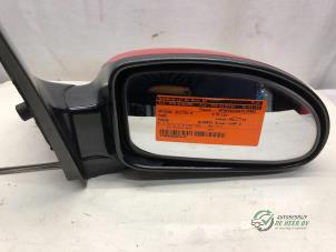 Used Wing mirror, right Ford Focus 1 1.6 16V Price € 22,00 Margin scheme offered by Autobedrijf de Heer B.V.