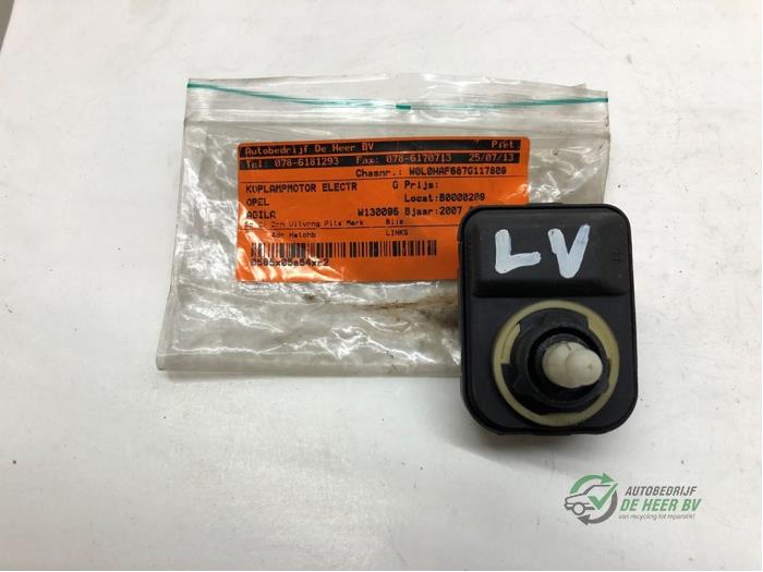 Używane Silnik reflektora Opel Agila (A) 1.2 16V Twin Port Cena € 14,00 Procedura marży oferowane przez Autobedrijf de Heer B.V.