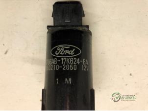 Gebrauchte Scheibensprüherpumpe vorne Ford Courier (FVJ) 1.8D Preis € 10,00 Margenregelung angeboten von Autobedrijf de Heer B.V.