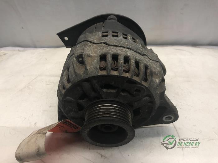 Begagnade Dynamo Ford Ka I 1.3i Pris € 27,00 Marginaltabell erbjuds av Autobedrijf de Heer B.V.