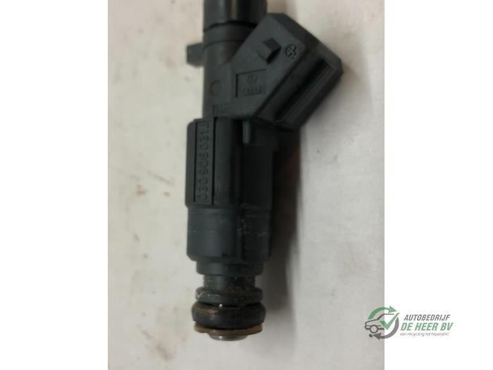 Injector (petrol injection) from a Seat Arosa (6H1) 1.4 MPi 2003