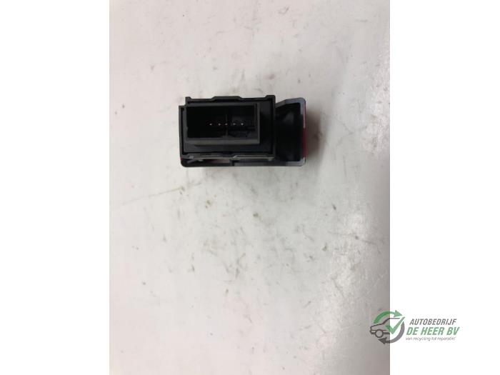 Panic lighting switch from a Opel Corsa C (F08/68) 1.2 16V 2002