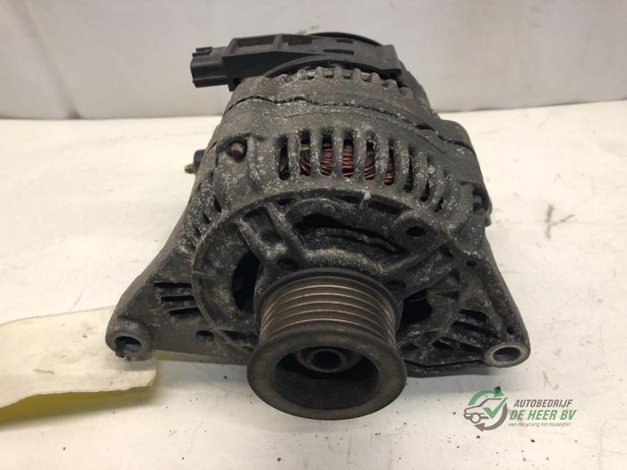 Begagnade Dynamo Nissan Micra (K11) 1.0 L,LX 16V Pris € 30,00 Marginaltabell erbjuds av Autobedrijf de Heer B.V.