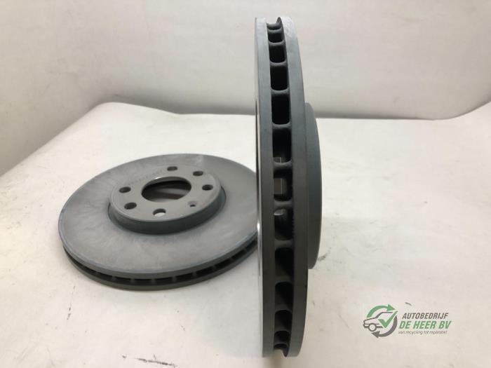 Front brake disc from a Opel Astra 2000