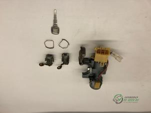 Used Ignition lock + key Mazda 323 F (BA14) 1.8i GLX,GT 16V Price € 45,00 Margin scheme offered by Autobedrijf de Heer B.V.