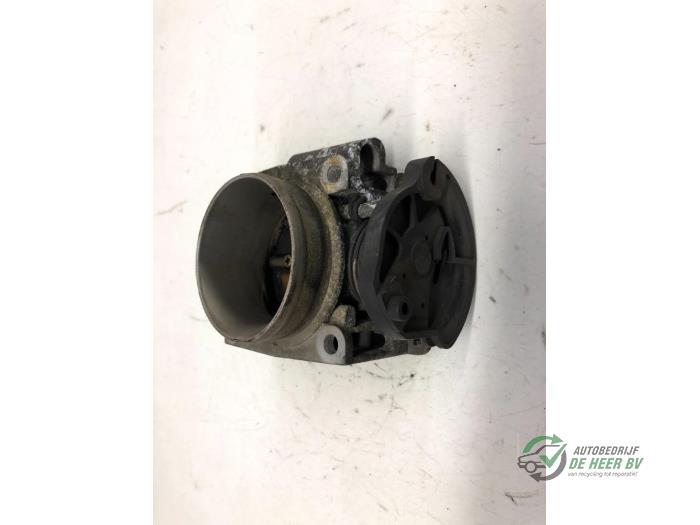 Injector housing from a Volvo S40 (VS) 1.8 16V 1997