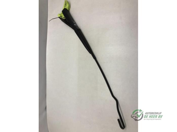 Front wiper arm from a Opel Astra G (F08/48) 1.6 2004